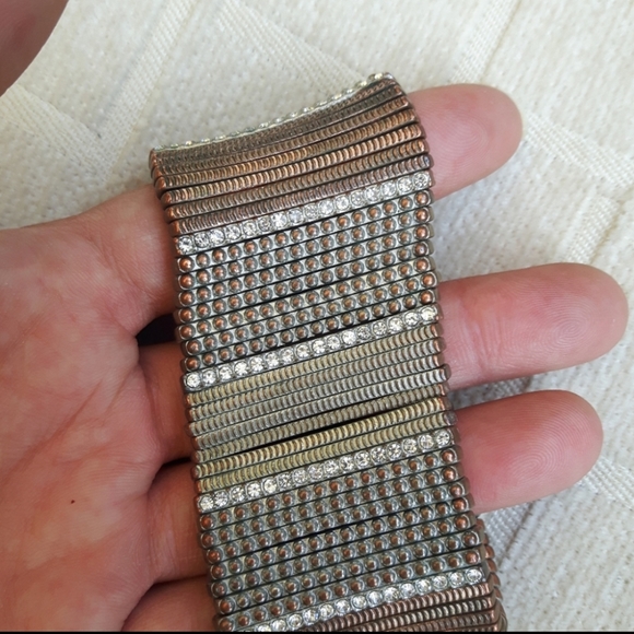 Wide stretch coppery / mixed metals bar bead bracelet with rhinestones - Picture 8 of 8
